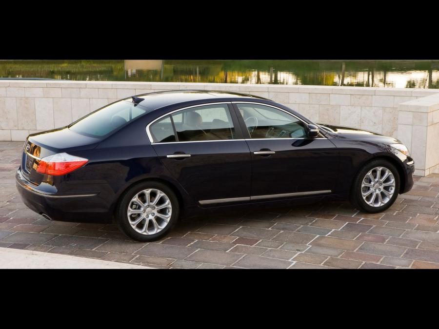  Hyundai Genesis Sedan 2009 года  (фото 37 из 47)